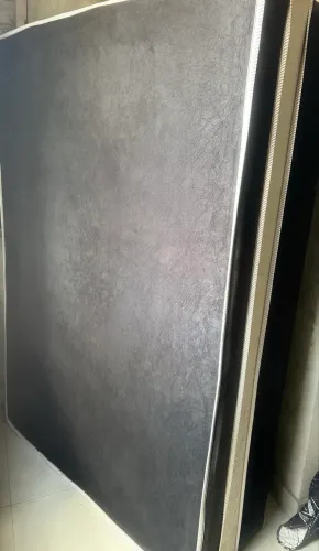 Vendo uma cama box na cor preta