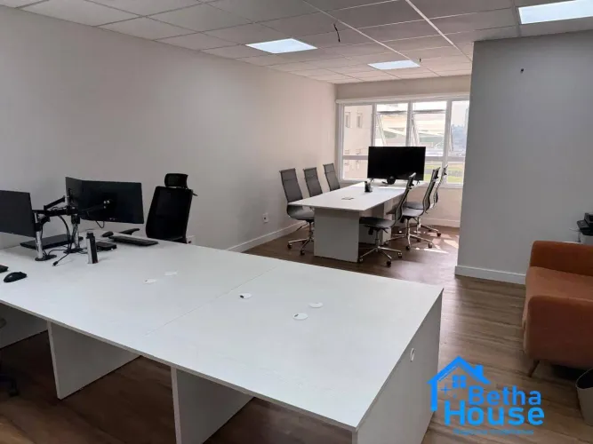 Sala comercial mobiliada de 38 m2 para locação no Bethaville em Barueri