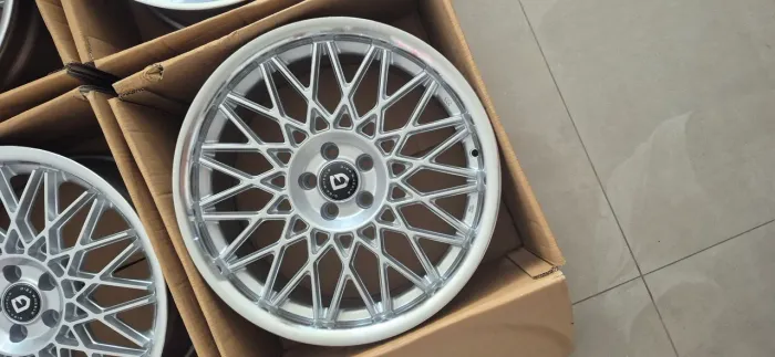 Rodas Aro 18 5x100 Gisa Wheels Modelo Mesh Tala 8 Et35 Bbs