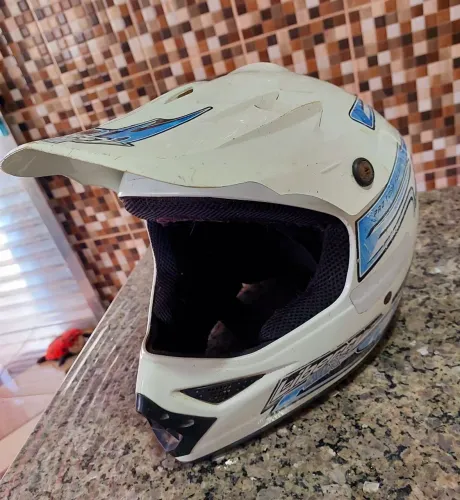 Capacete
