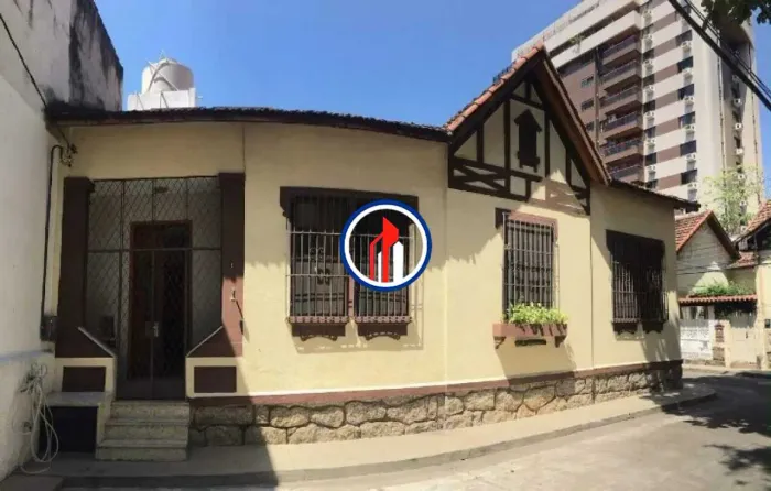 CASA DE VILA DUPLEX EM BOTAFOGO (4 QUARTOS, 2 SUÍTES)