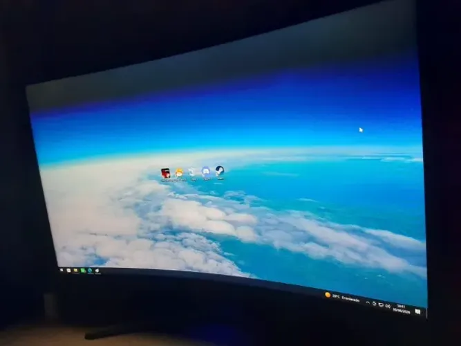 Monitor Gamer AOC Agon 32" Curvo 165Hz 1ms FreeSync AG323FCXE
