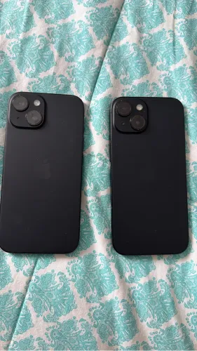 Dois Iphones 15 - Semi Novos (Bateria 83% e 88%)