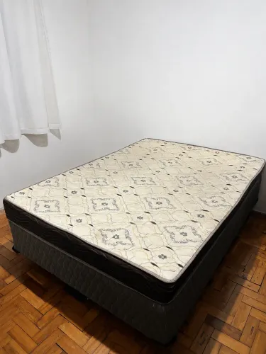 Cama Box Casal Completa (Base + Colchão) - Ótimo Estado