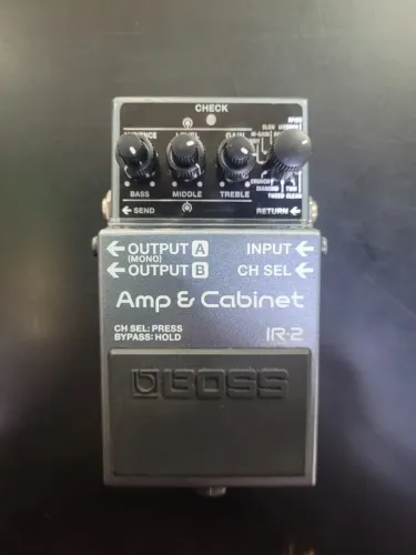 Simulador De Pedal Compacto Boss Ir-2 Amp & Cabinet Cor Cinza-escuro