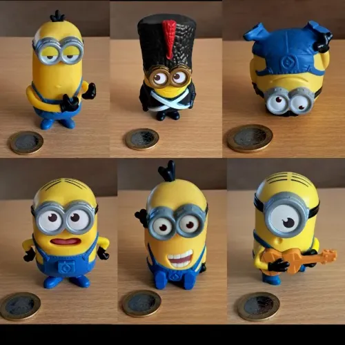 21 Bonecos "Minion" + 3 bonequinhos Minion de Brinde.