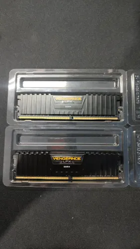 Memória ram ddr4 16gb(2x8) Corsair Vengeance