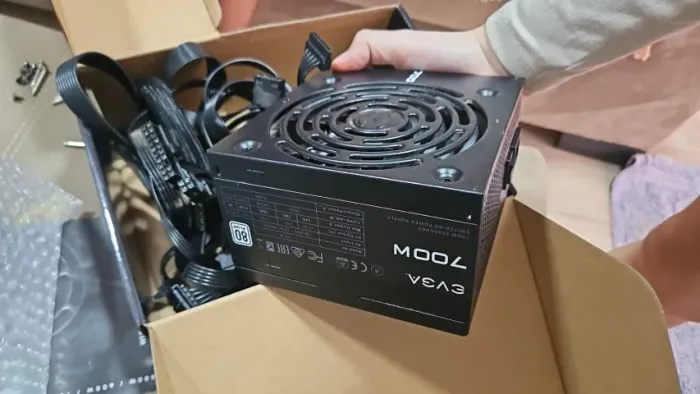 Fonte pc evga 700w 80 plus funcionando 100%