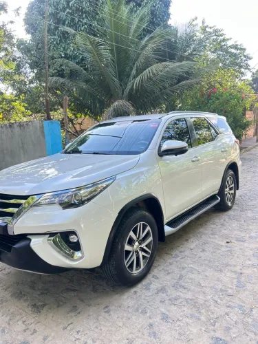 Toyota Hilux SW4 SRX 4X4 2.8 TDI 16V Dies. Aut. 2019