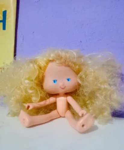 Boneca moranguinho antiga dá estrela 