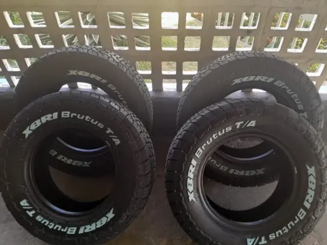 Vendo 4 Pneus Xbri BRUTUS T/A Brutus T/A P 245/70R16 113/110 S