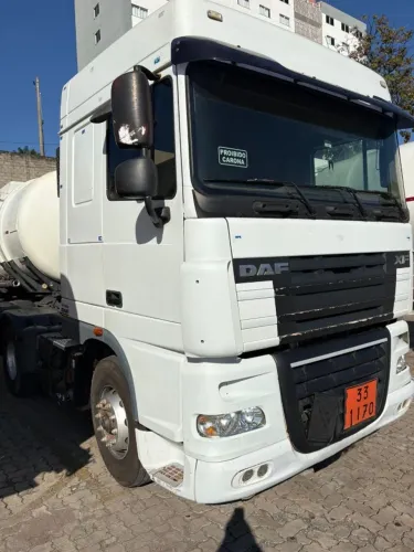 Caminhão DAF XF 410 6x2 Ano 2014 Revisado R$ 210.000