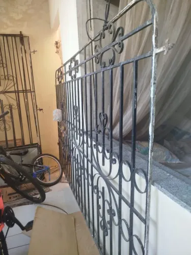 Vendo esses portão fito com ferro de qualidade