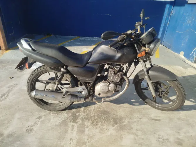 Suzuki yes 2005