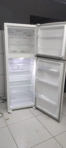 Vende uma geladeira Fros free semi nova