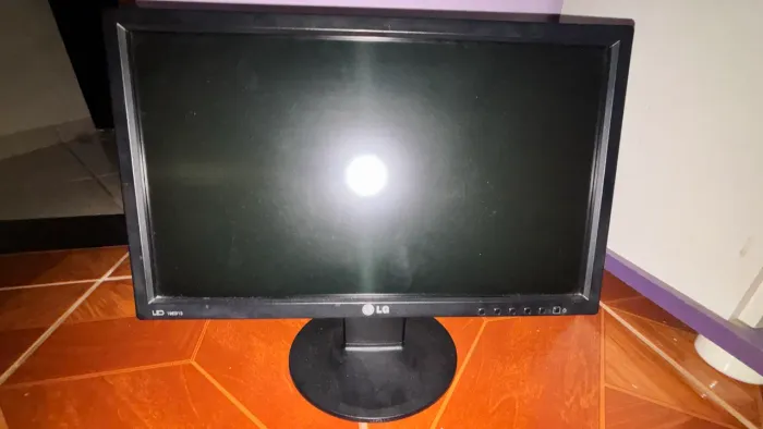 Vendo Monitor LG Flatron 19EB13 LED 18,5?