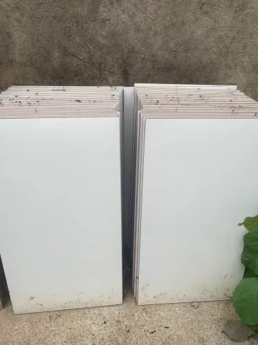 Piso branco liso