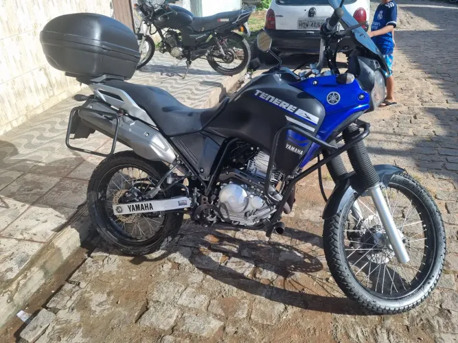 Tenere extra
