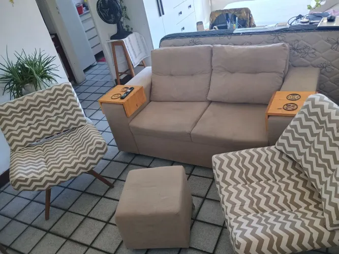 Conjunto de sofá. 2 poltronas, 1 puff e 1 sofá de 2 lugares - COM FRETE INCLUSO!