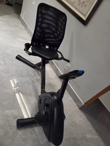 Bicicleta Ergometrica NOVA Horizontal Domyos Tem App para acompanhar e Cinta Medidora