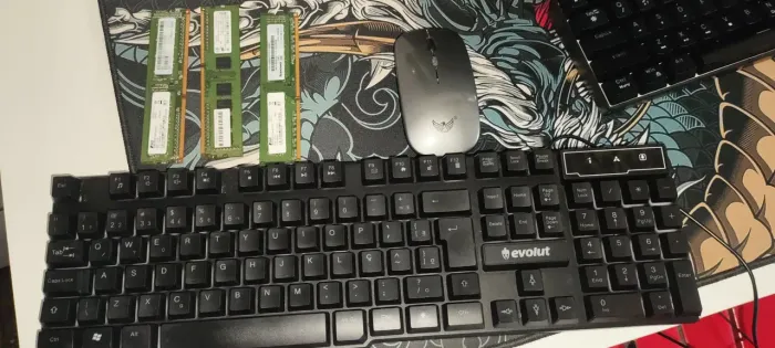 Kit Teclado + Mouse + Memórias RAM