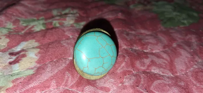 Anel em Pedra Turquesa com Moldura Dourada Tamanho 14