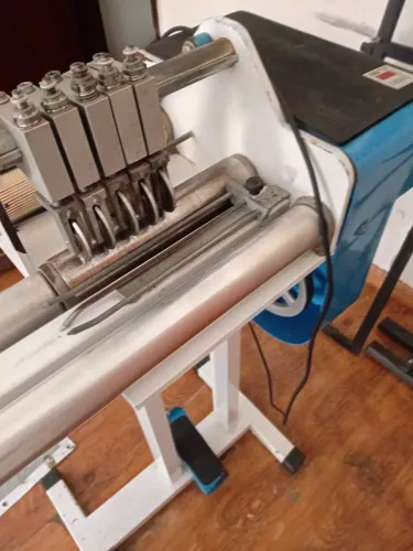 Maquina de cortar tecido/vies - funciona também para produção de fio de malha premium