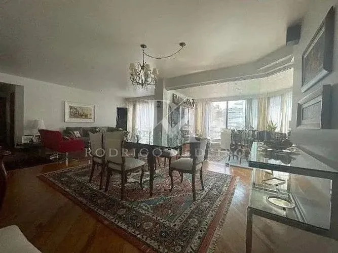 Apartamento com 4 quartos no Centro de Florianópolis