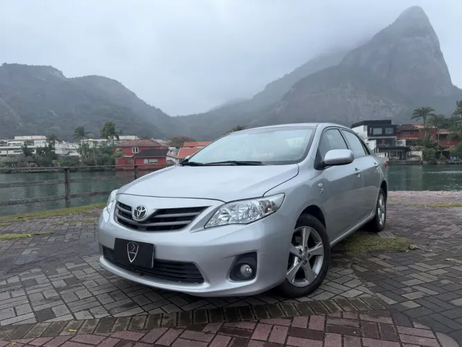 Toyota Corolla GLI 1.8 Flex 16V Aut. 2013