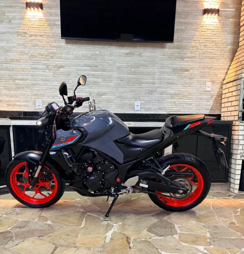 Yamaha MT-03 2022 - Impecável, Revisada e Repleta de Acessórios.