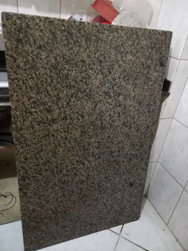 Tampo de granito