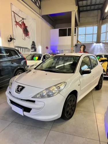 Peugeot 207 XR 1.4 Flex 8V 5P 2013