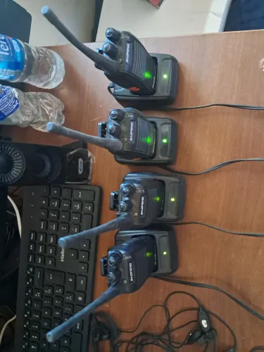 Walk tok baofeng kit com dois radios 