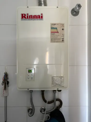 Aquecedor a gás rinnai réu 16