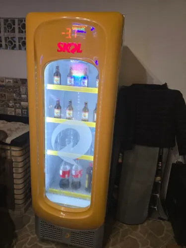 Cervejeira freezer Skol 497 litros METALFRIO