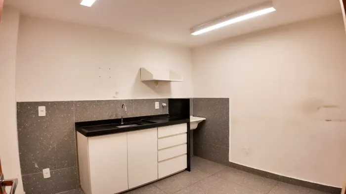 Ponto comercial/Loja/Box para venda possui 185 metros quadrados