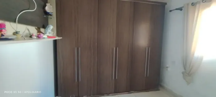 Guarda roupa Grande, cama solteiro em MDF, painel de TV