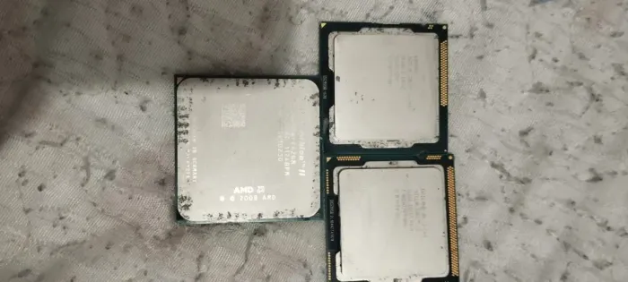 Lote peças de informática (Memória RAM, CPU, etc...)