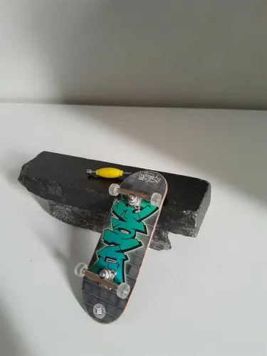 Skate de dedo (fingerboard) profissional com banco de granito