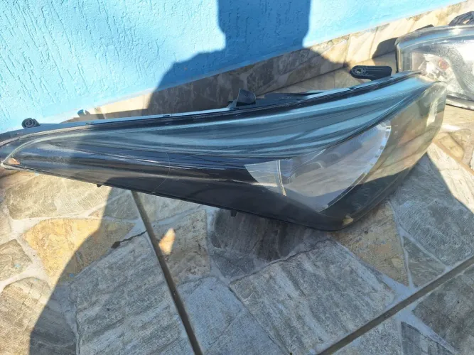 Par de farois pra venda 