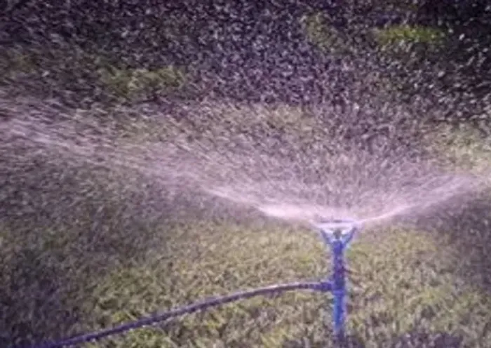 Aspersor / Irrigador P4 Agrojet - o Melhor p/ sua Irrigação em Hortas e Gramados