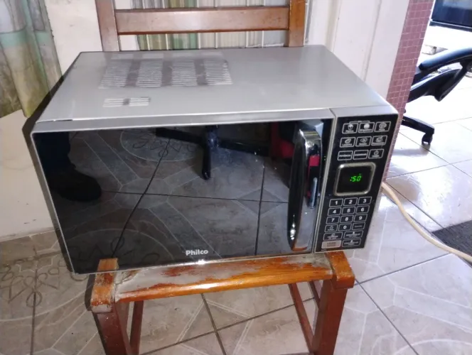 Microondas Philco Inox Prata Espelhado 20 Litros 110V