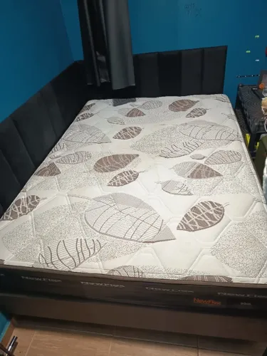 Cama casal semi nova 