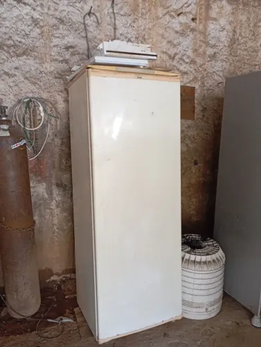 Geladeira Consul 220v, em ótimo estado