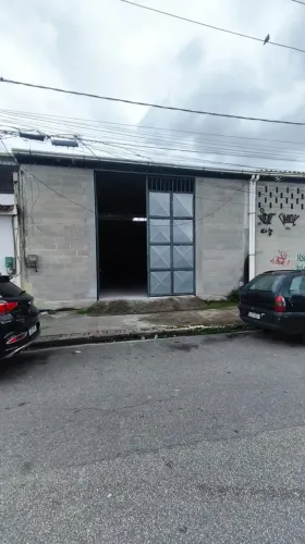 Imóvel para aluguel e venda tem 8 metros quadrados em Turiaçu - Rio de Janeiro - RJ