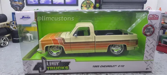Chevrolet C10 1985 Lowenhart whells 1:24 Jada toys Bege