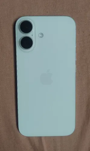 Iphone 16 / 97% de saúde de bateria