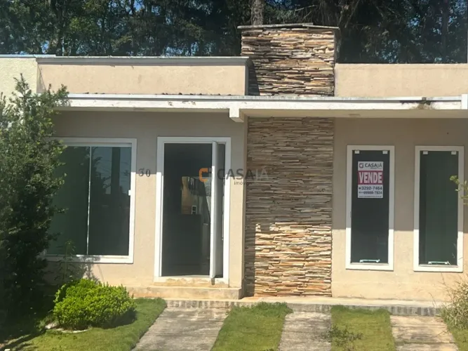 Casa à venda na Vila Glória, Campo Largo-PR: 3 quartos, 1 banheiro, 71m² de área! Imperdív