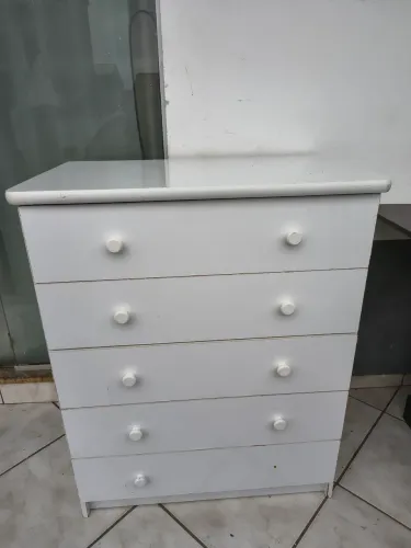 Cômoda branca