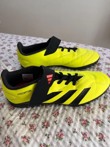 Vendo Chuteira Adidas Predator Juvenil ? ? Tam. 36 ? Seminova, usada poucas vezes e em